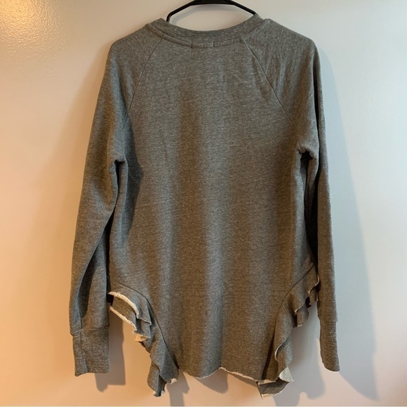NWT Black Orchid Grey Ruffled Raw Hem Pullover Sweatshirt Size M - Picture 3 of 13